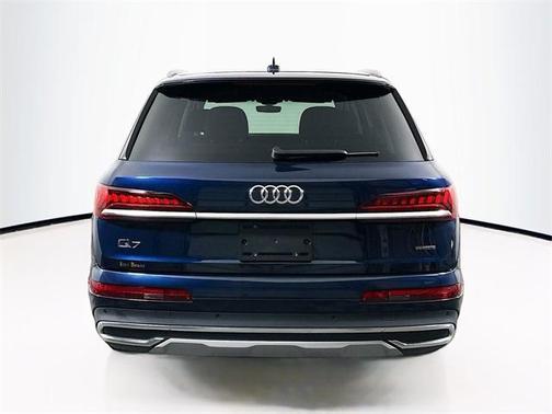 2024 Audi Q7 45 Premium