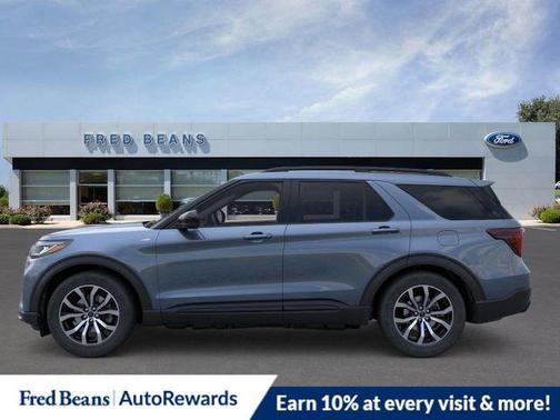 2025 Ford Explorer ST-Line