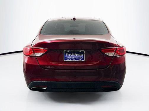 2015 Chrysler 200 S
