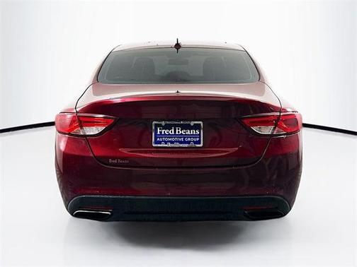 2015 Chrysler 200 S