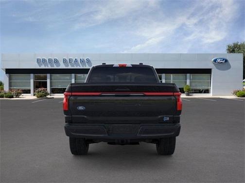 2025 Ford F-150 Lightning LARIAT