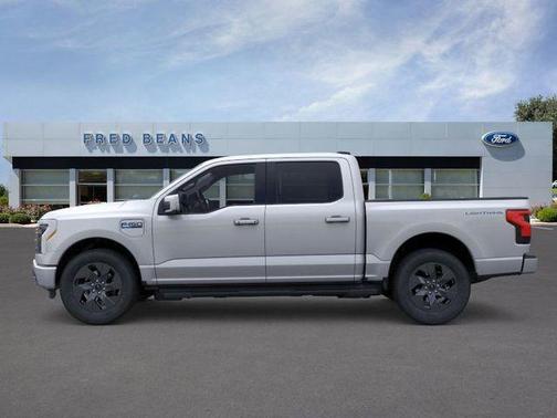 2025 Ford F-150 Lightning LARIAT