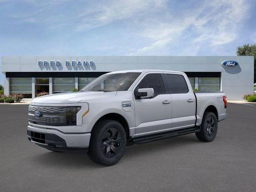 2025 Ford F-150 Lightning LARIAT