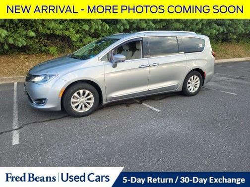 2018 Chrysler Pacifica Touring-L