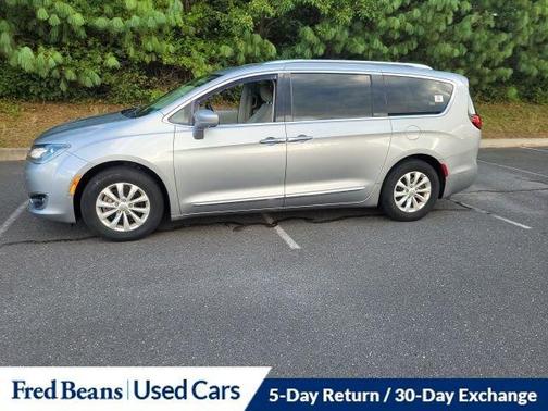 2018 Chrysler Pacifica Touring-L