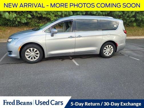 2018 Chrysler Pacifica Touring-L