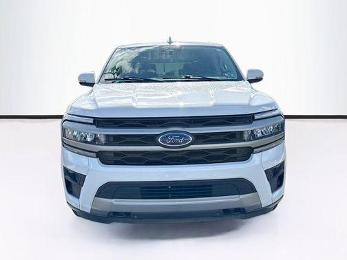 Oxford White 2023 Ford Expedition XLT