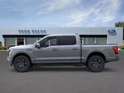 2025 Ford F-150 Lightning LARIAT