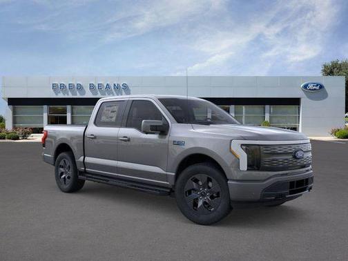 2025 Ford F-150 Lightning LARIAT