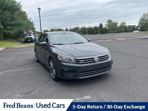 2017 Volkswagen Passat 1.8T R-Line