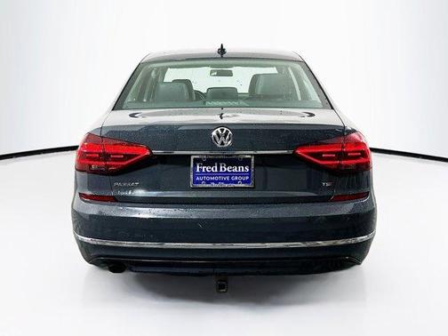2017 Volkswagen Passat 1.8T R-Line