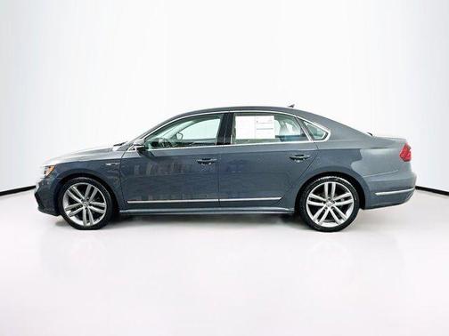 2017 Volkswagen Passat 1.8T R-Line