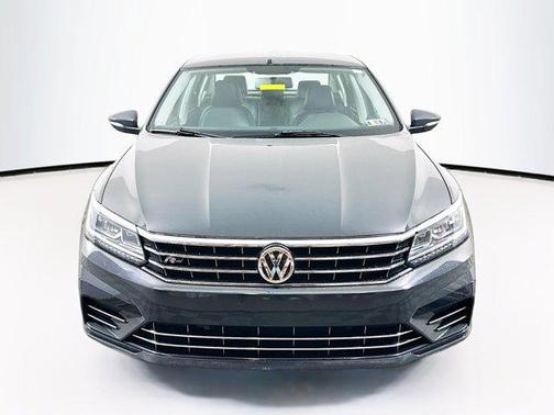 2017 Volkswagen Passat 1.8T R-Line