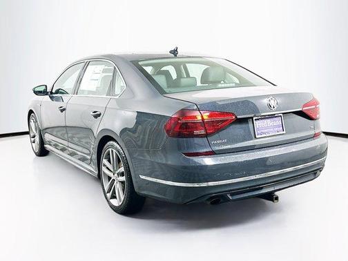 2017 Volkswagen Passat 1.8T R-Line