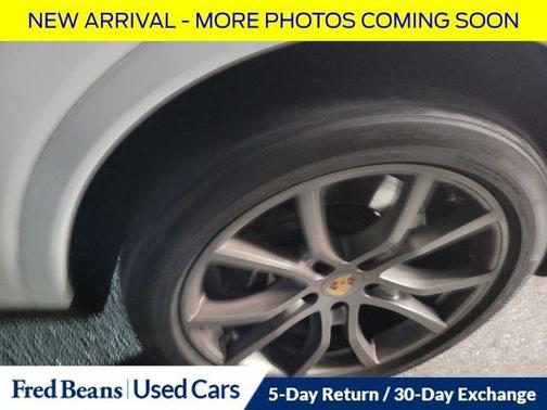 2023 Porsche Cayenne Platinum Edition