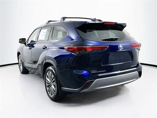 2021 Toyota Highlander Hybrid Platinum