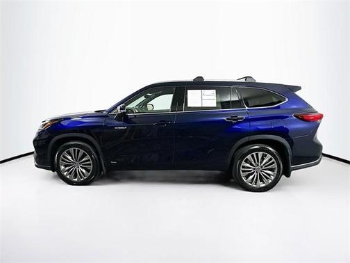 2021 Toyota Highlander Hybrid Platinum