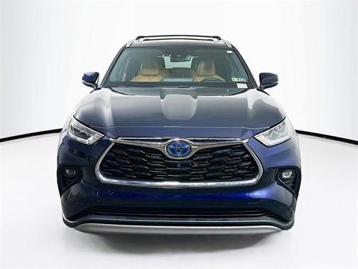 2021 Toyota Highlander Hybrid Platinum