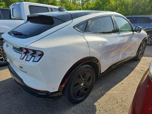 2022 Ford Mustang Mach-E California Route 1