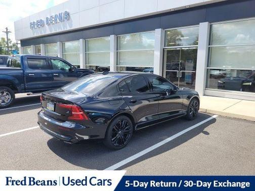 2024 Volvo S60 Recharge Plug-In Hybrid T8 Plus Black Edition
