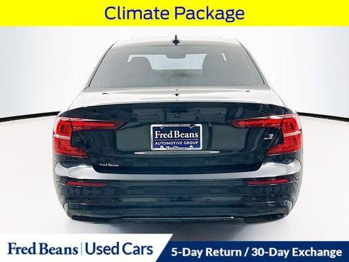 2024 Volvo S60 Recharge Plug-In Hybrid T8 Plus Black Edition