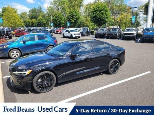 2024 Volvo S60 Recharge Plug-In Hybrid T8 Plus Black Edition