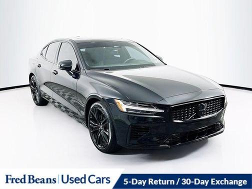 2024 Volvo S60 Recharge Plug-In Hybrid T8 Plus Black Edition