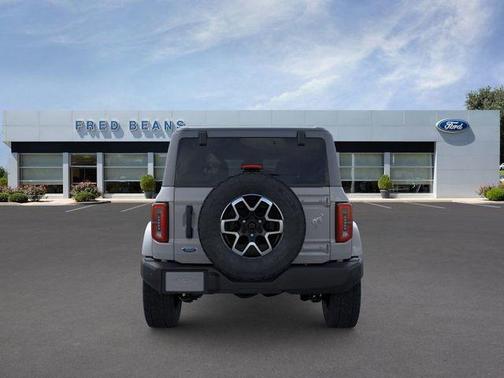 2026 Ford Bronco Outer Banks