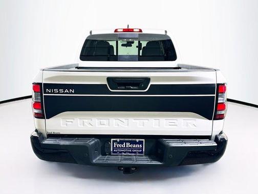 2024 Nissan Frontier SV