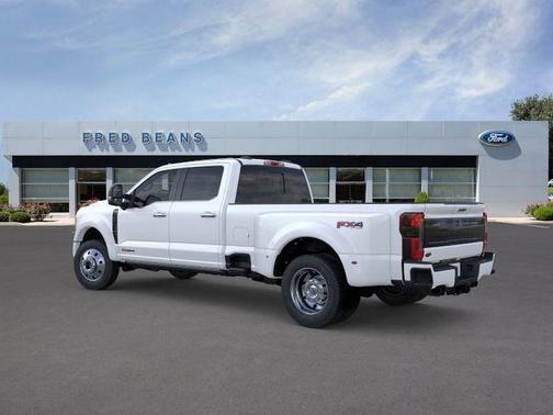 White Metallic 2026 Ford F-450 Platinum
