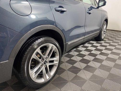 Photo 3 of 40 of 2019 Lincoln MKC Reserve