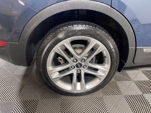 Photo 4 of 40 of 2019 Lincoln MKC Reserve