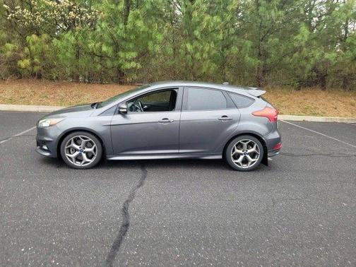 2018 Ford Focus ST Base