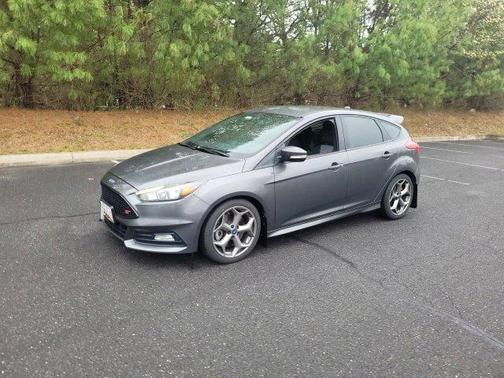 2018 Ford Focus ST Base