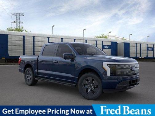 2025 Ford F-150 Lightning LARIAT