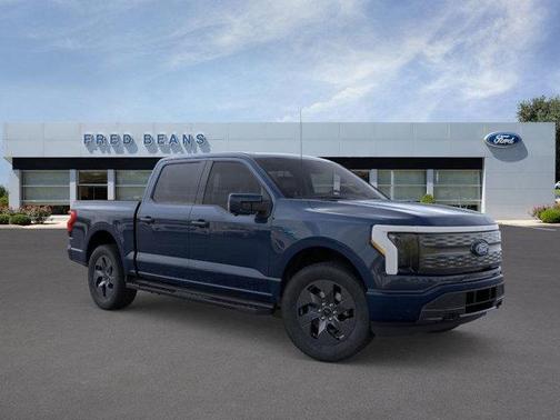 2025 Ford F-150 Lightning LARIAT