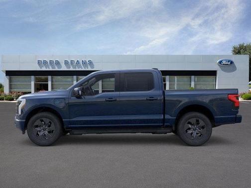2025 Ford F-150 Lightning LARIAT