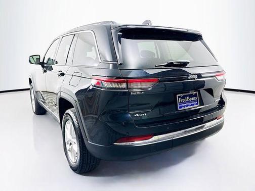 Diamond Black 2023 Jeep Grand Cherokee Laredo