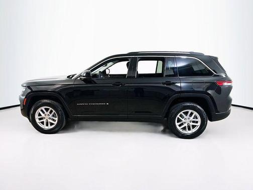 Diamond Black 2023 Jeep Grand Cherokee Laredo