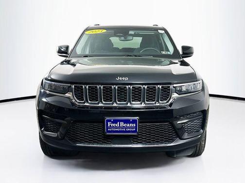 Diamond Black 2023 Jeep Grand Cherokee Laredo