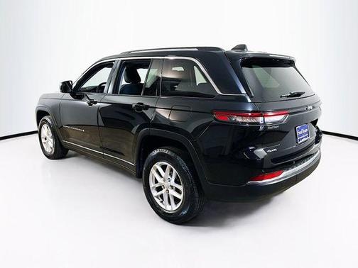 Diamond Black 2023 Jeep Grand Cherokee Laredo