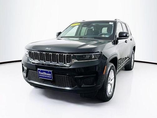 Diamond Black 2023 Jeep Grand Cherokee Laredo