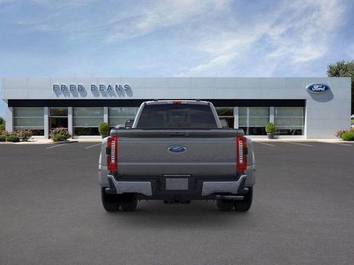 2026 Ford F-350 Lariat Super Duty