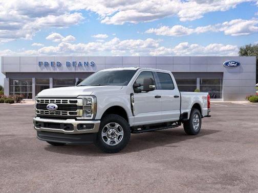 Oxford White 2027 Ford F-250 XLT