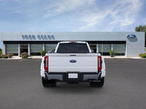 2026 Ford F-350 Lariat Super Duty