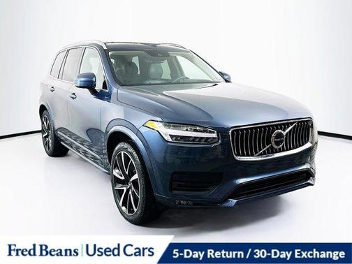 2022 Volvo XC90 T6 Momentum 7 Passenger