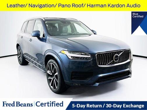 2022 Volvo XC90 T6 Momentum 7 Passenger