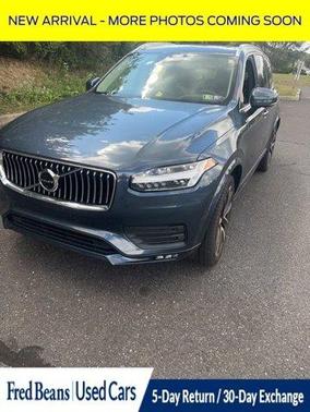 2022 Volvo XC90 T6 Momentum 7 Passenger