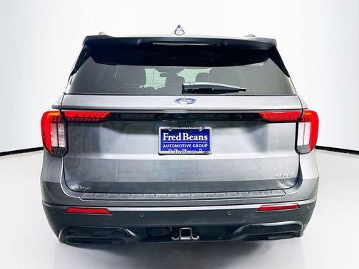 Carbonized Gray Metallic 2026 Ford Explorer ST-Line