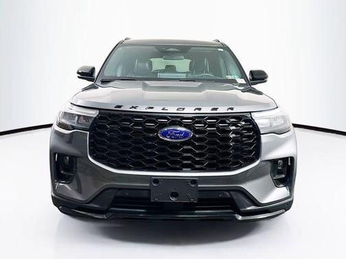 Carbonized Gray Metallic 2026 Ford Explorer ST-Line